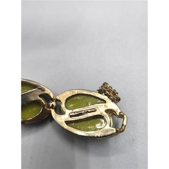Vintage Coro Gold-tone Olive Green Thermoset Necklace and Bracelet Set - Picture 4 of 5
